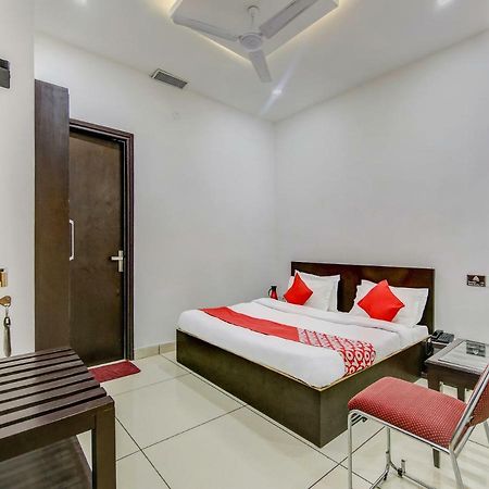 Oyo 27999 Hotel Deep Sirsa Kültér fotó