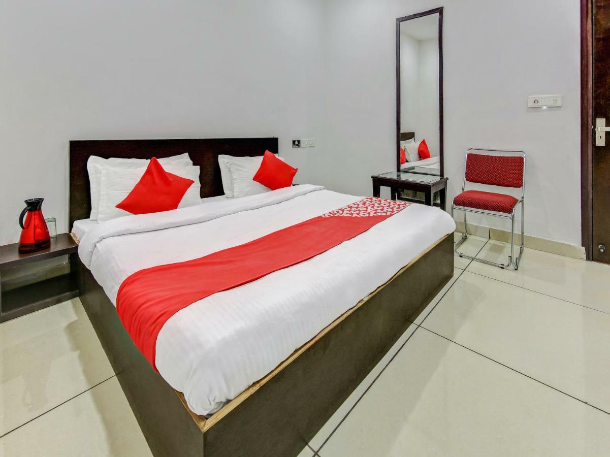 Oyo 27999 Hotel Deep Sirsa Kültér fotó