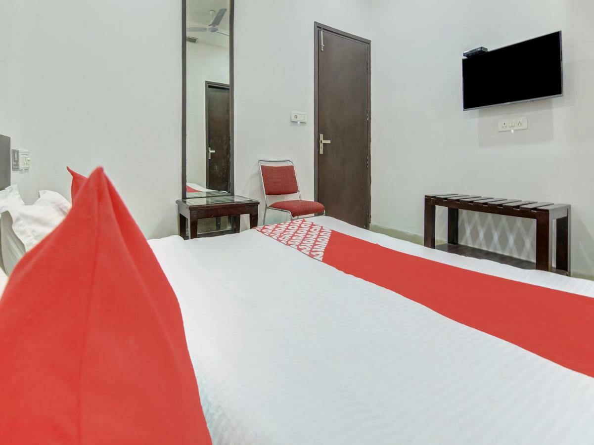 Oyo 27999 Hotel Deep Sirsa Kültér fotó