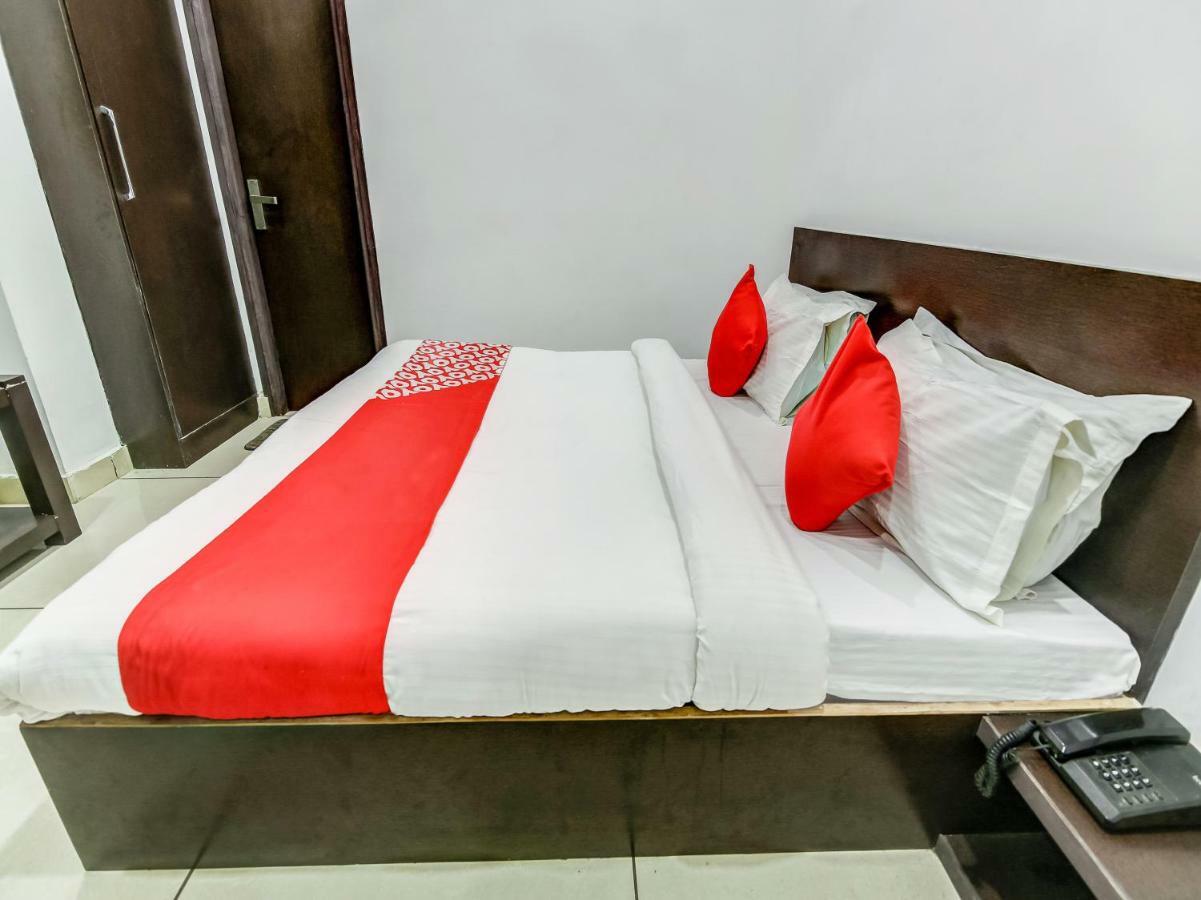 Oyo 27999 Hotel Deep Sirsa Kültér fotó