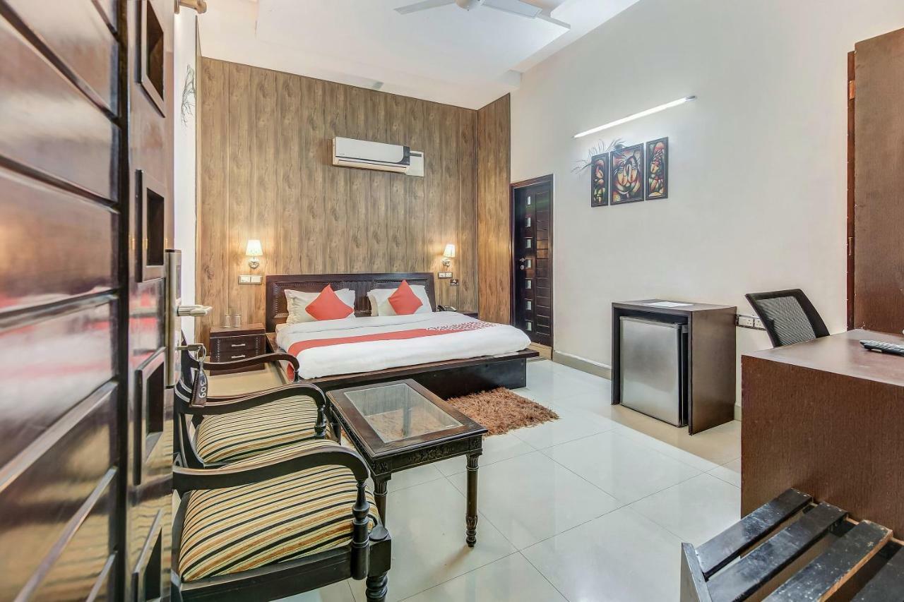 Oyo 27999 Hotel Deep Sirsa Kültér fotó
